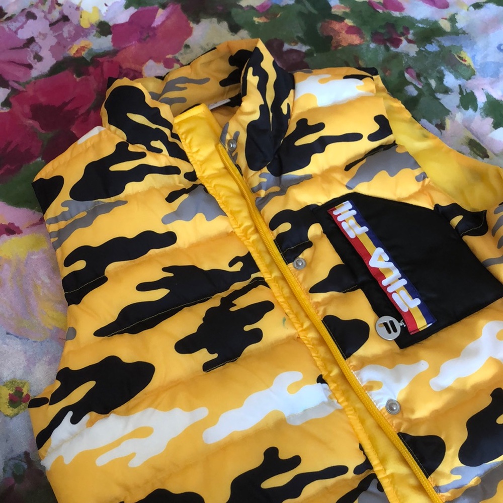 Women’s Fila Oversized Gilet in Bright Camo (XS)